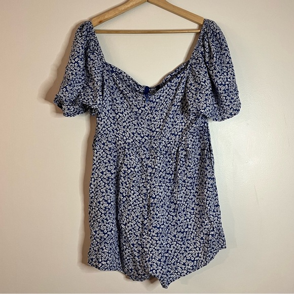 Lulus Blue Floral Sweetheart Neckline Puff Sleeve Romper Size L NWT - Picture 9 of 14